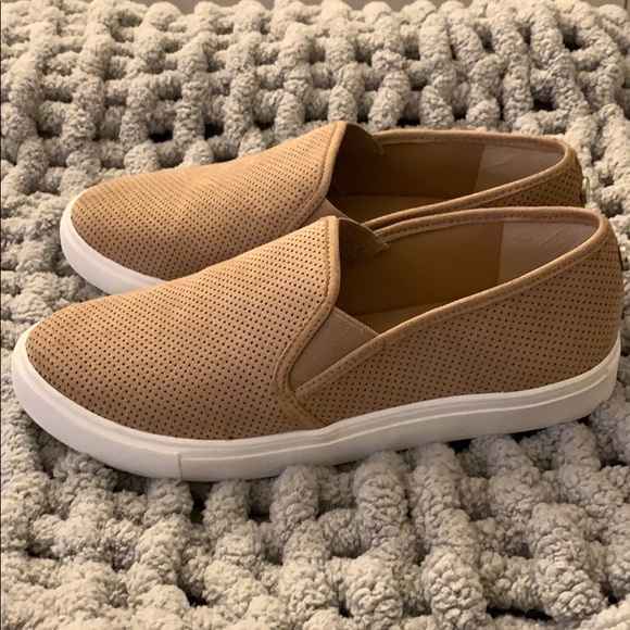 Shoes - Steve Madden sneakers